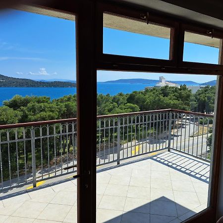 טרוגיר Apartment With Splendid Sea View מראה חיצוני תמונה