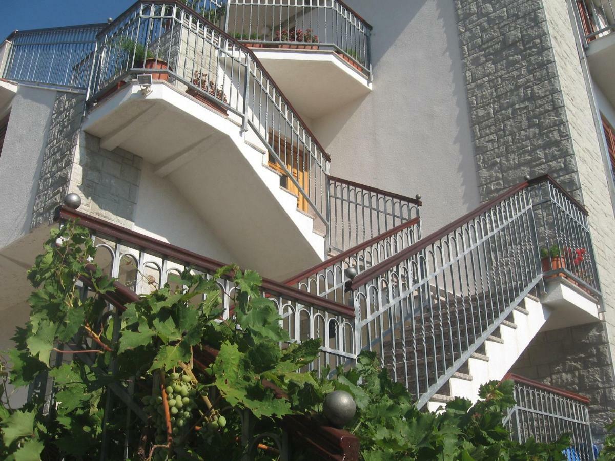 טרוגיר Apartment With Splendid Sea View מראה חיצוני תמונה